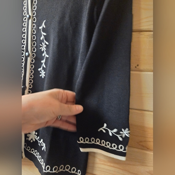 Grace Dane Lewis Black Cardigan with White Trim EUC Size S - Picture 6 of 9